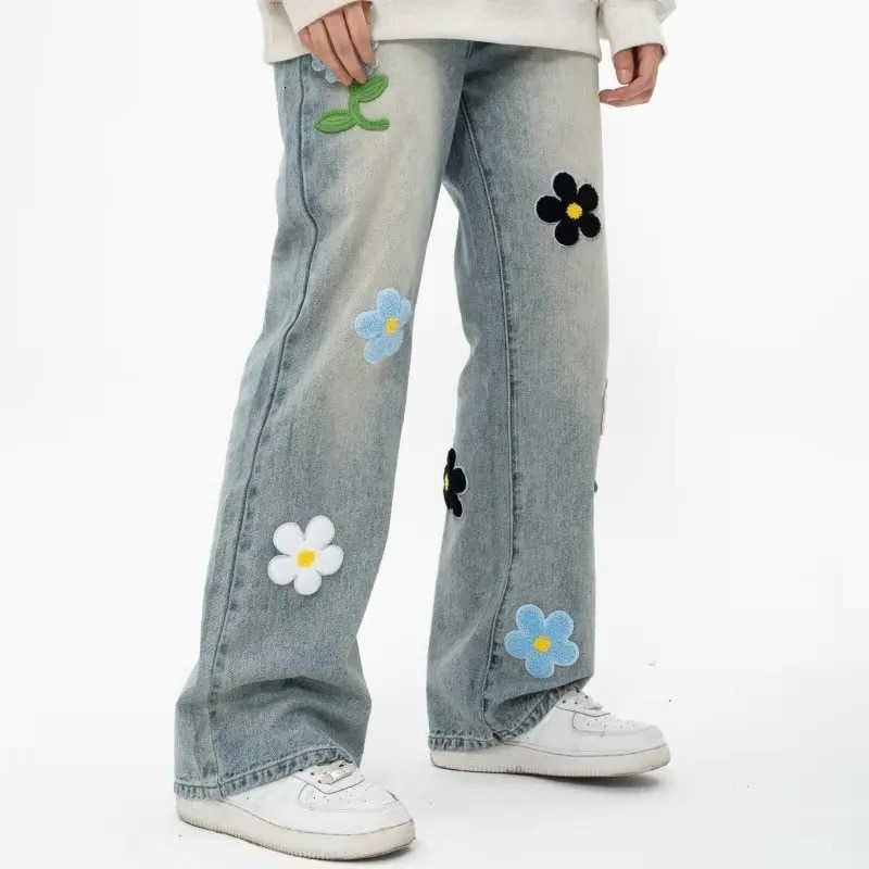 Jeans da uomo retrò Jeans con motivo ricamato a fiori Jeans da uomo High Street larghi dritti a gamba larga Pantaloni in denim Design autunnale Moda