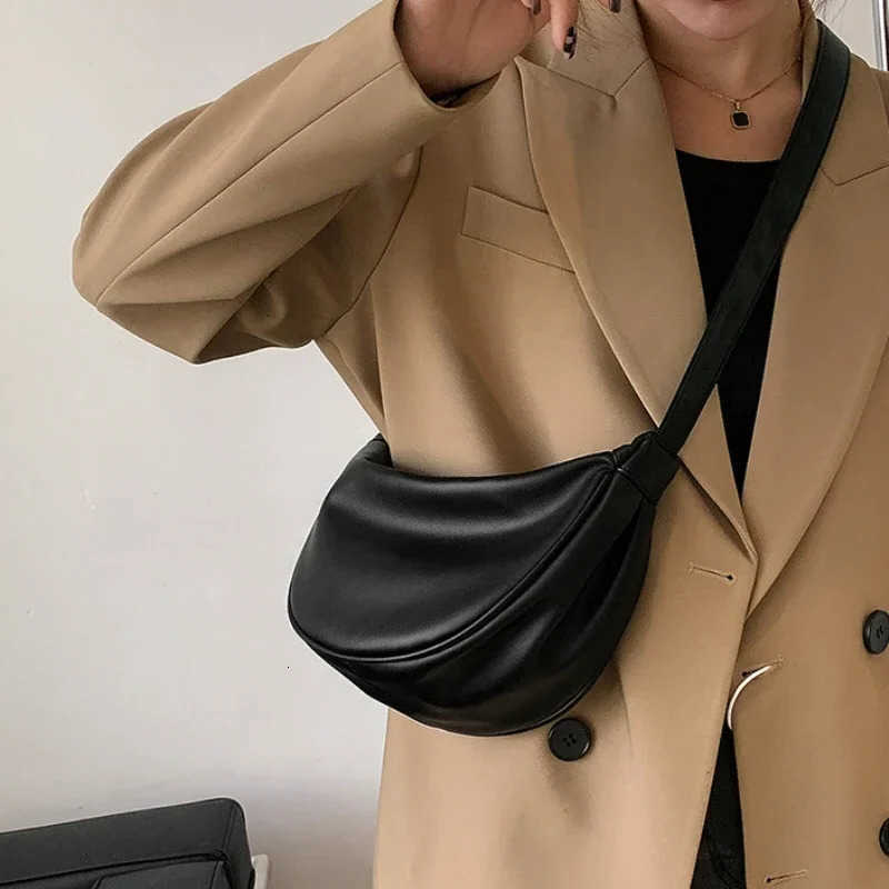 FAshion Cross New Body 2026 Women's Hobos Sac Soft Leather Shoulder Messenger Bags for Women Wide Female Half Moon Purse and Handbags H260922
