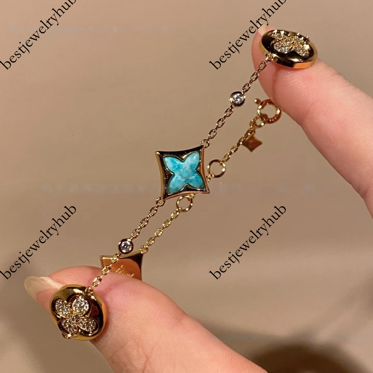 Designer Jewelry Louisevuits 2025 new model CNC high-end four-leaf clover four-flower five-flower bracelet for women, electroplated vintage necklace