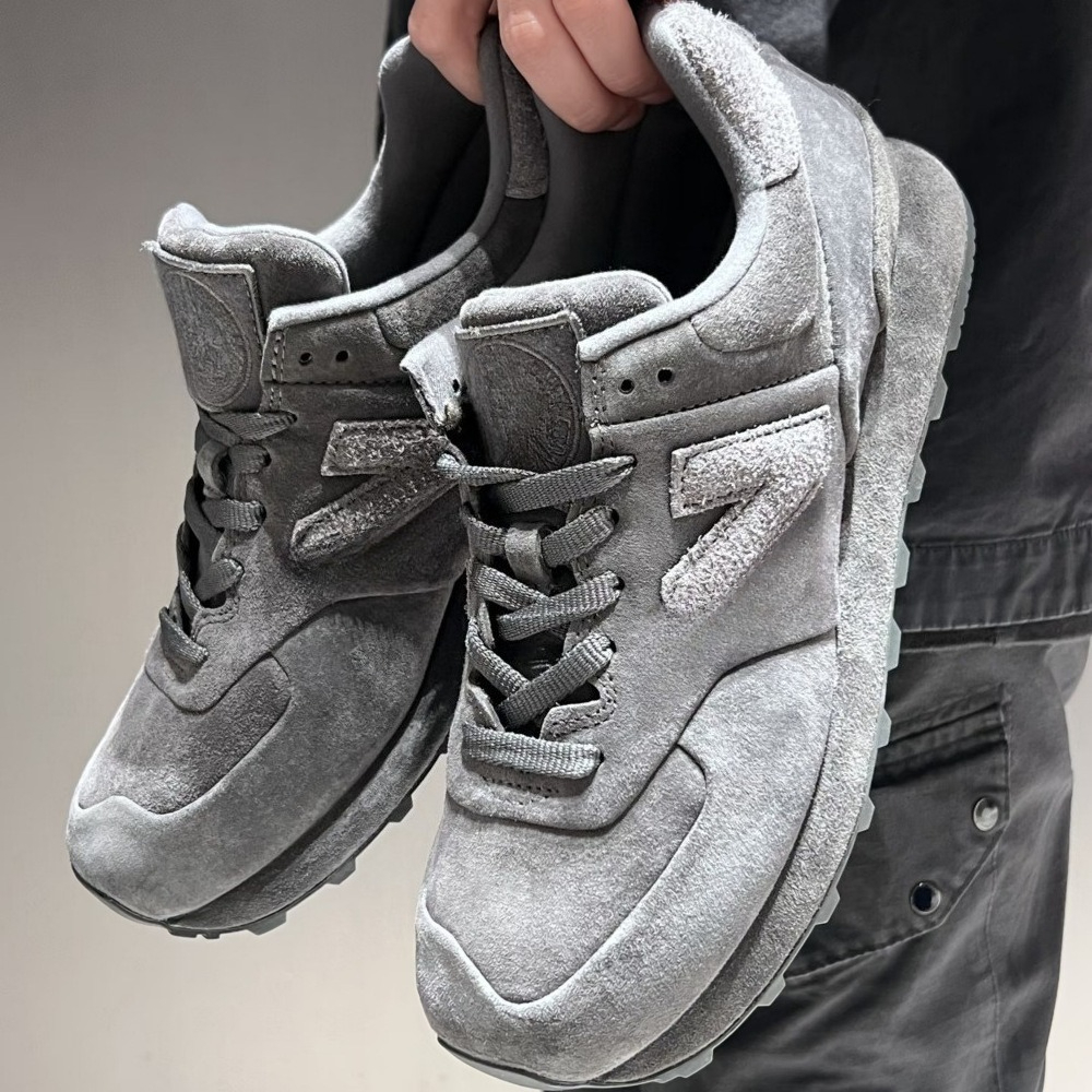 High End Popular Brand New Solid Color Joint Sports Shoes, Retro Sports Running Shoes, Couple's Shoes, Size 36-45