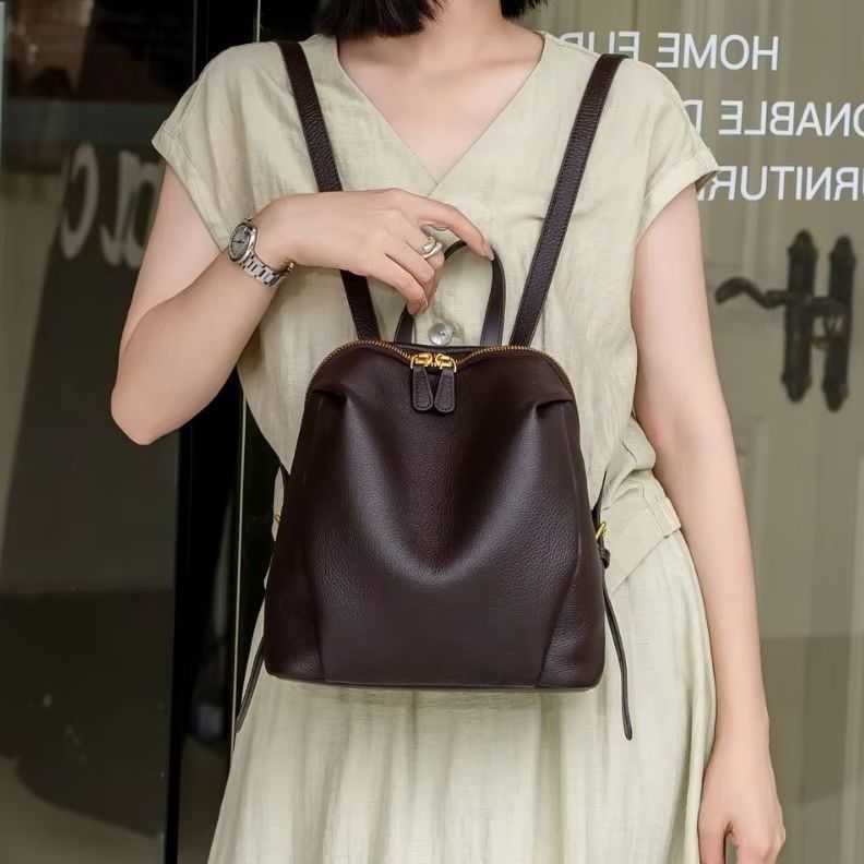 Style Women's Genuine Grade Backpack Leather Fashion Backpacks Large Capcity Female Soft Cowhide Bag High Quality Lightweight Backpack 2026 New