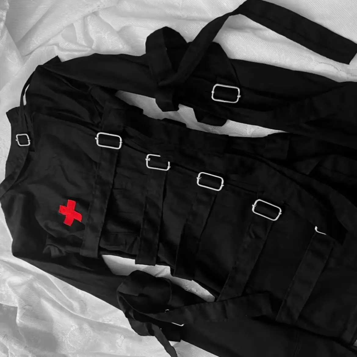 Women's Jackets Retro Rock Style Metal Buckle Design Long-Sleeved Jacket Y2K Red Cross Pattern Hip-Hop Style Slim-Fitting Top for Women C260921