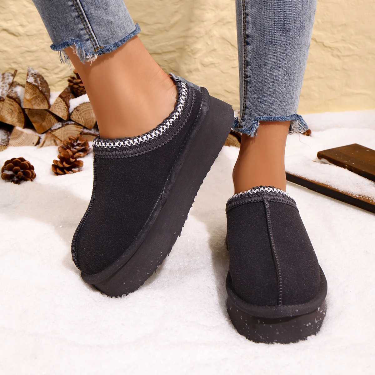 Snow Boots Women 2026 Winter New Short Cashmere Warm Thick-soled Shoes Without Heels Wool Half Slippers Women's Cotton Shoes T260922