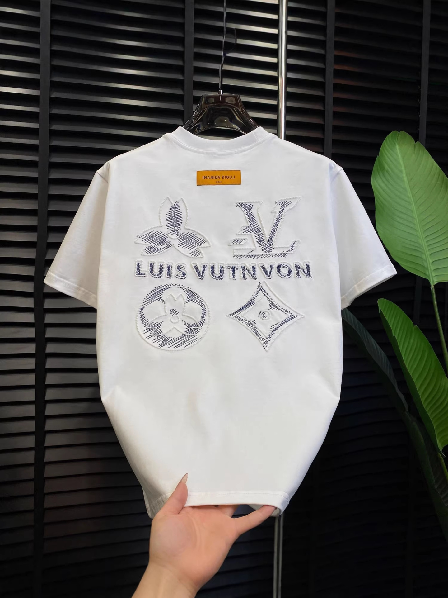 Luxurious Designer Cotton Short-sleeved Heavy-weight Trendy Half-sleeve Embroidered T-shirt For Men - A Light Luxury Brand, Dopamine, Best-selling I
