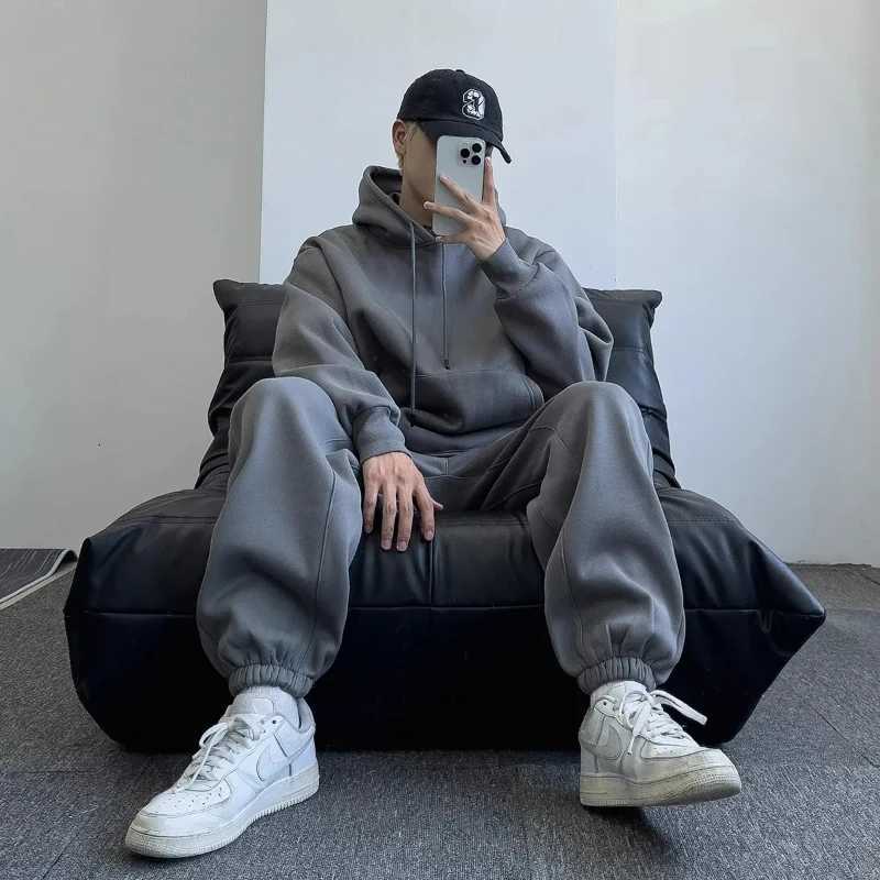 Tracksuits New Autumn Men's and Winter Grey Minimalist Streetwear Brand Loose Fleece Sweatshirt Long Pants and Sportswear Sets for Men and Wome