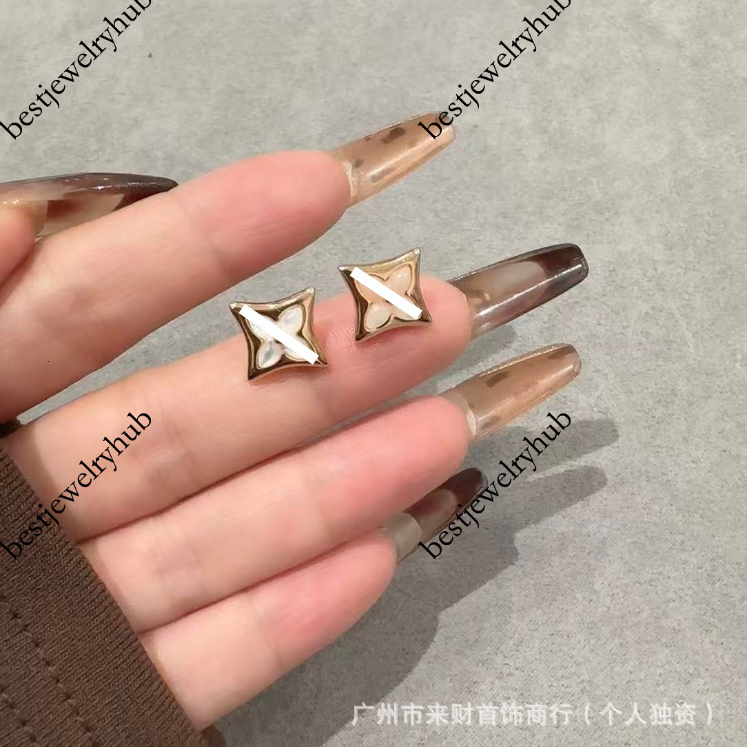 Designer Jewelry Louisevuits New version of pointed flower stud in rose gold, light earrings, versatile rhombus and round white mother-of-pearl earr