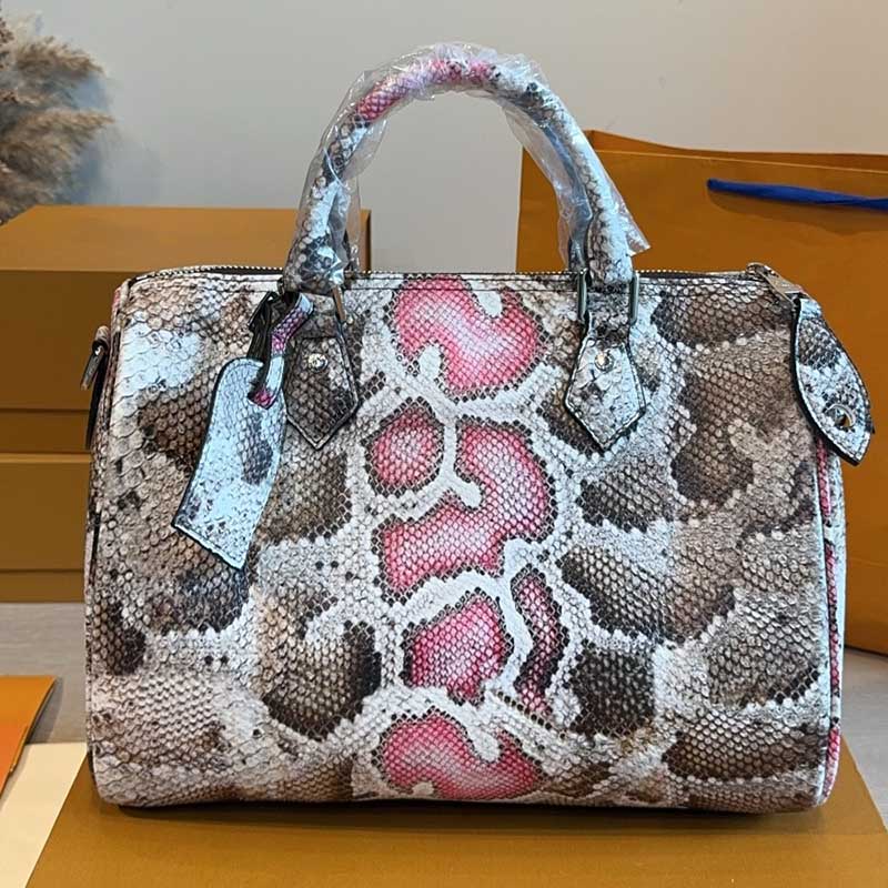 26FW Snake skin pattern Totes Leather Cross Body Bag Women Luxurys Designers Totes Handbag Croissant Wallets Purse pouch Flap Message Bag 30cm