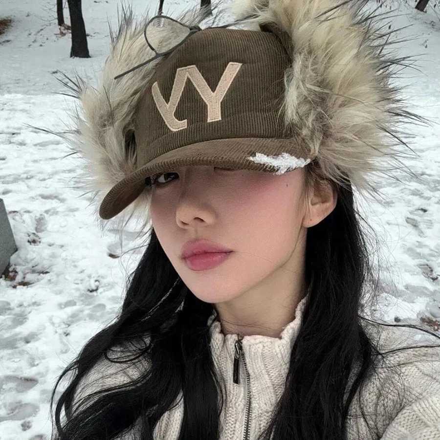 Corduroy Baseball Caps For Women Winter Men Fashion Warm Thick Furry Faux Fur Earflap Hats Retro Letter Embroidery Snapback Hat M260922