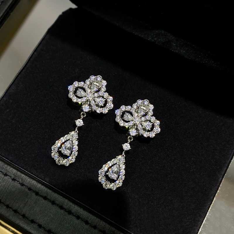Stud Huitan Exquisite Lady Drop Earrings Modern Fashion Design Cubic Zirconia Earrings Aesthetic Wome's Wedding Accessories Jewelry X260921