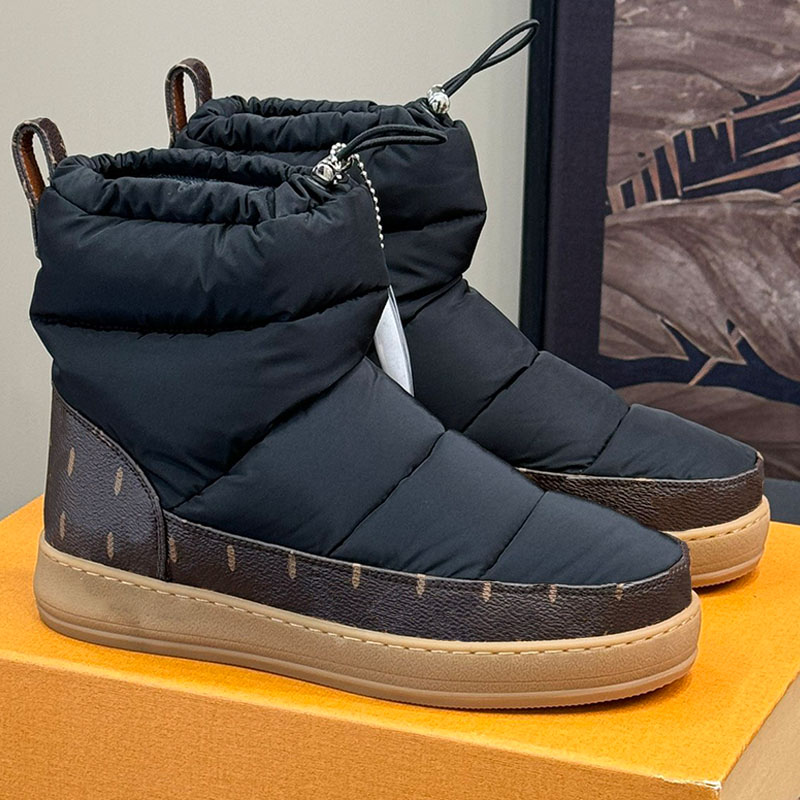 Cloud Ankle Boot Sneaker Designer Womens Classic Snow Boots Quilted Padded Nylon Canvas With Warm Upper Exquisite Details Fashion Cold Proof Boots T