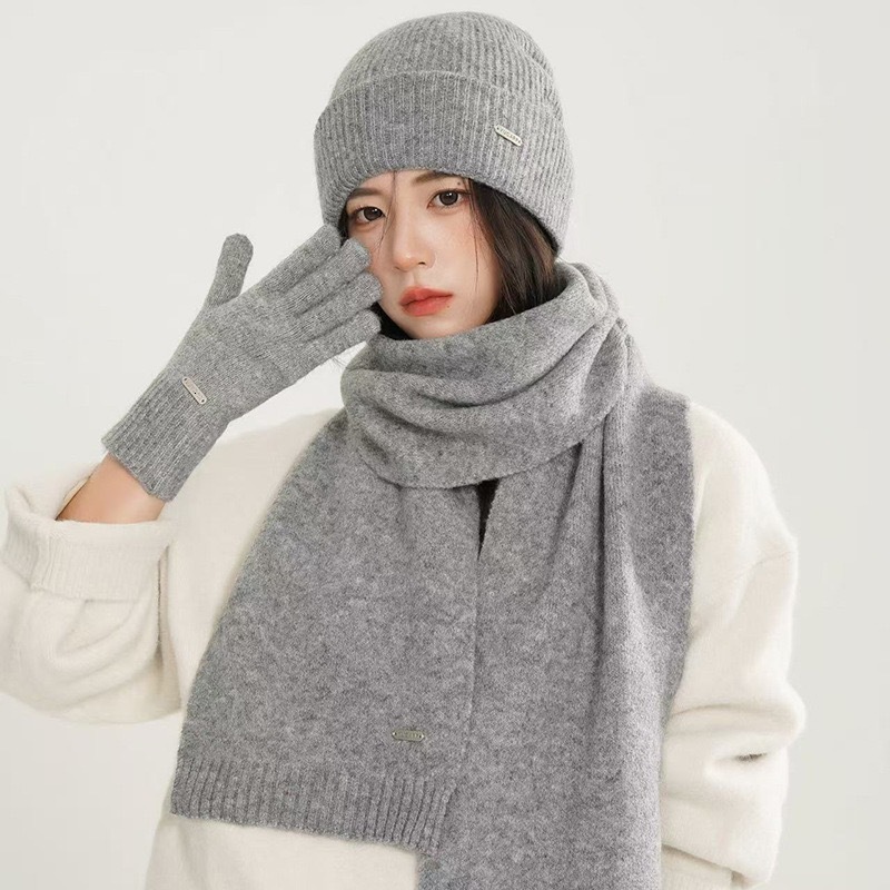 Knitted hat, scarf, gloves three-piece set in solid color wool, warm versatile autumn and winter, perfect for Christmas gift giving