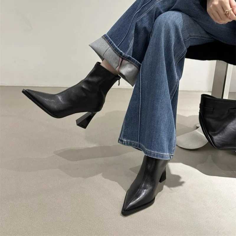 Designer Elegant Boots Solid Winter Color Sexy Zipper Thick Heel Casual Short Boots Fashionable Best Selling New Comfortable Women's Boots J260