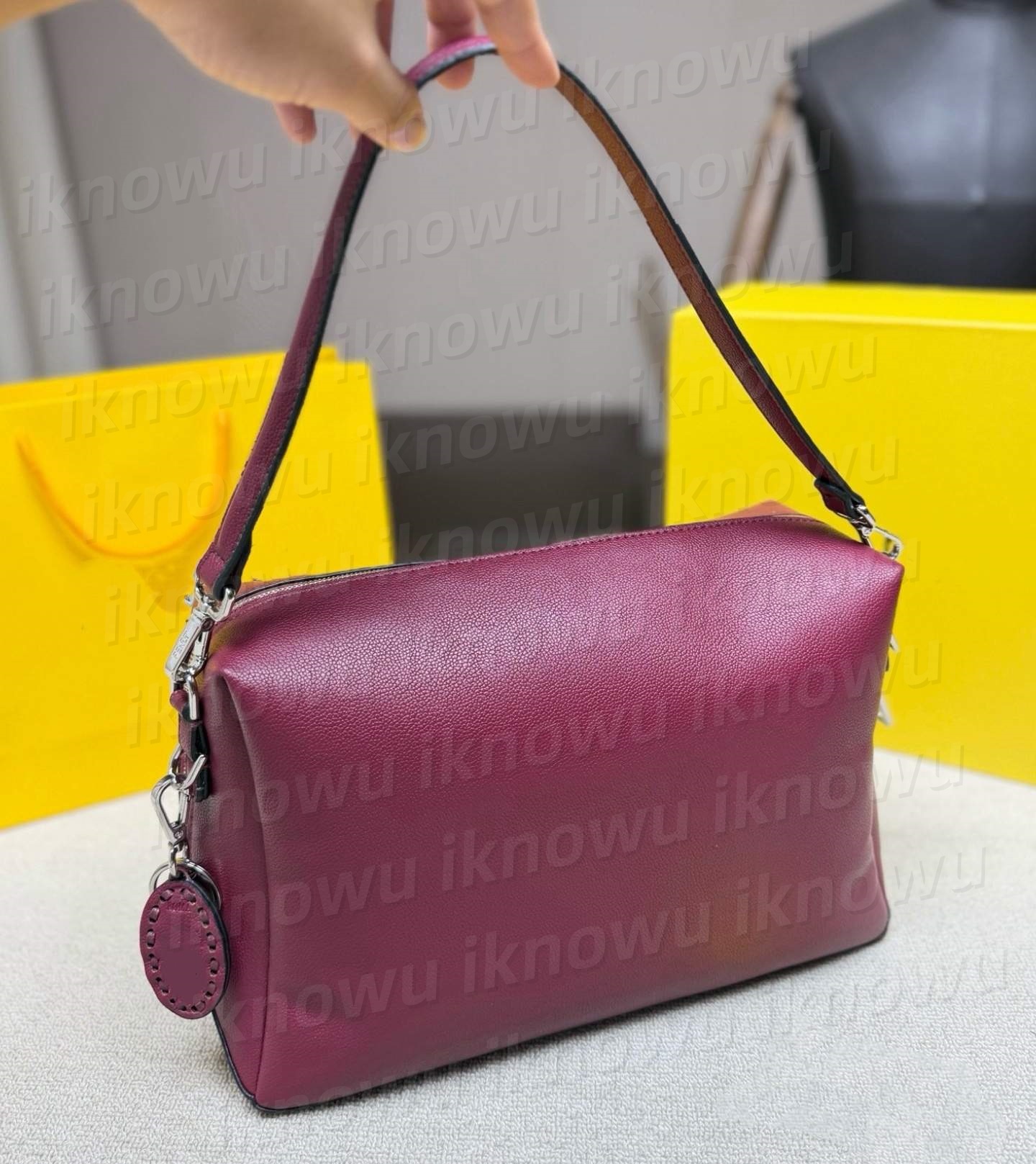 2026 high-quality designer pillow shaped square Boston makeup bag fashionable and simple single shoulder crossbody bag large capacity commuting shop