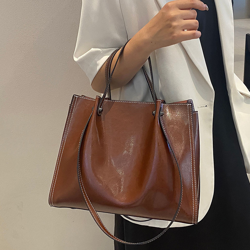 VIPQ Luxury Brand Fashion Women's Fashionable Printed Handbag Versatile And Elegant Single-Shoulder Crossbody For Middle Tote Bag Designer Bags