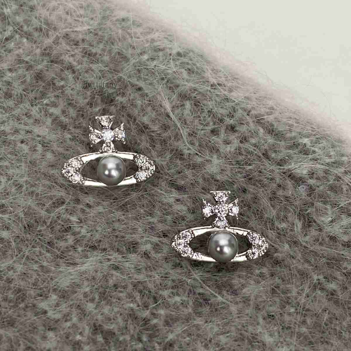 Luxury Brand Designer Jewelry 925 Silver Needle Simple Gray Pearl Saturn Earrings Planet Earrings High-End Small Elegant Women's Earrings Whole