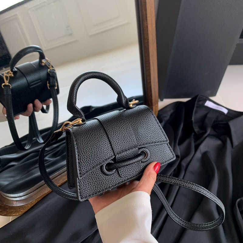 Simple Solid Cross Handbag Body 2025 New Versatile Ins Style Single-shoulder Crossbody Bag Small Square Bag Korean Version for Women H260922