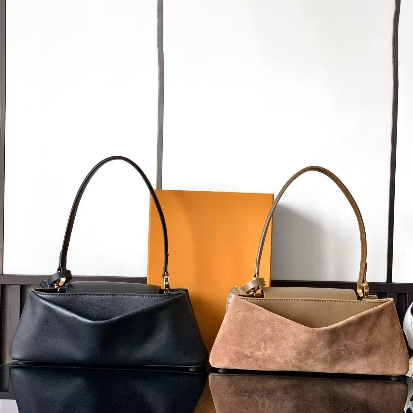 M29642 Designer Capucines Edito Suede Handbag High Quality Women Multiple Pockets Shoulder Bag Smooth Leather Baguette Bag Totes Work Bag Purse