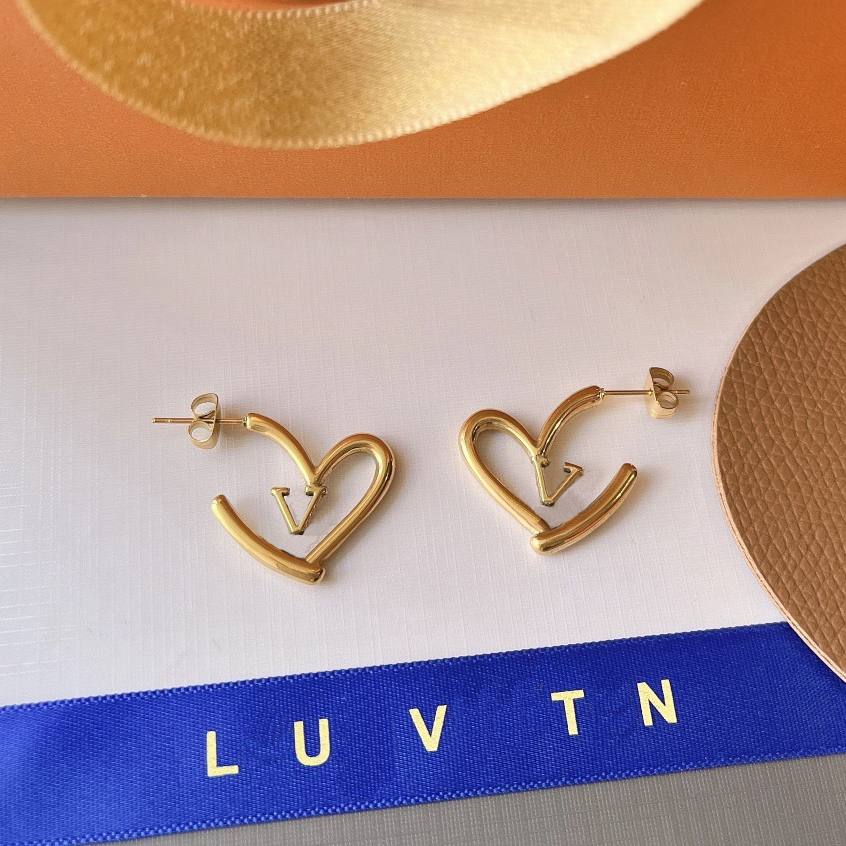 Unique Designer Gold Plated Hollow Letter Heart Shaped Earrings A Light Luxury Romantic Gift Suitable For Womens Daily Minimalist Style Paired With