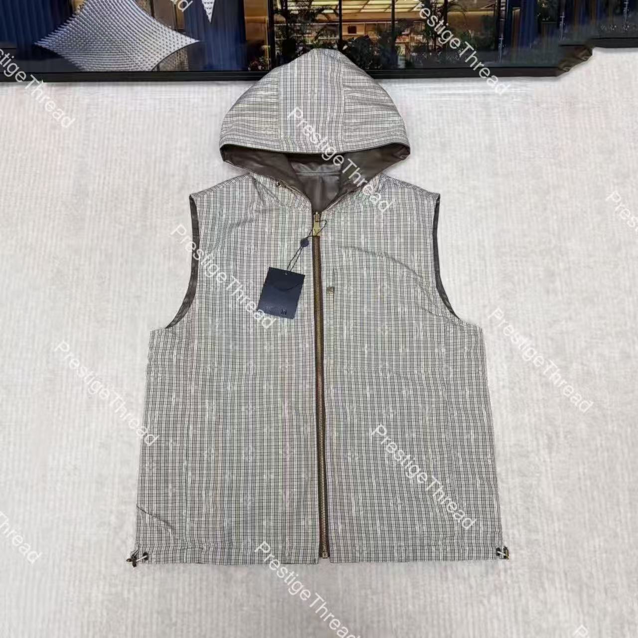 26 Early Autumn New Double-Sided Zipper Vest Designer Men's Vests - One Side Plaid Jacquard Fabric, One Side Matte Leather, Light Luxury Vintag