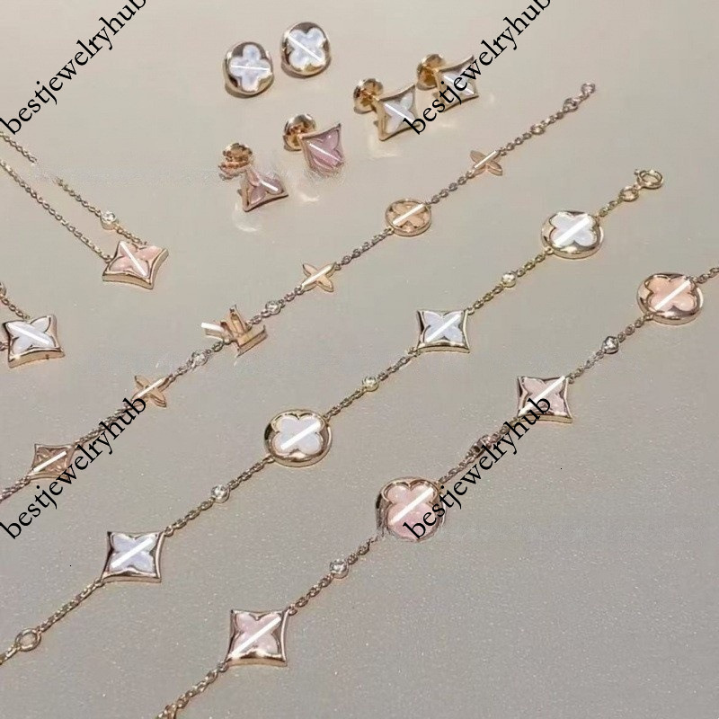Designer Jewelry Louisevuits 2025 new model CNC high-end four-leaf clover four-flower five-flower bracelet for women, electroplated vintage necklace