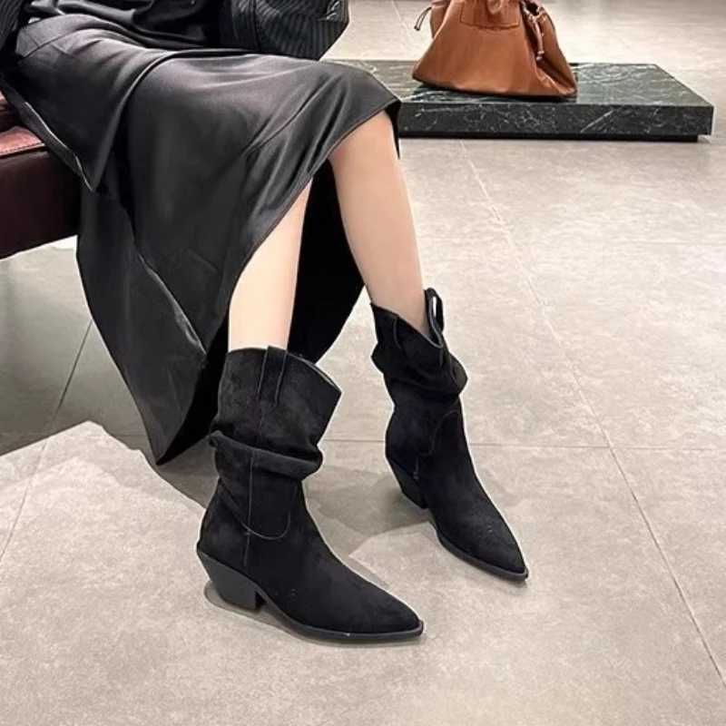 Designer winter Boots vintage Women's ankle boots stylish pointed-toe design Simple comfortable thick-soled high-heeled boots Sizes 35 - 40 J26