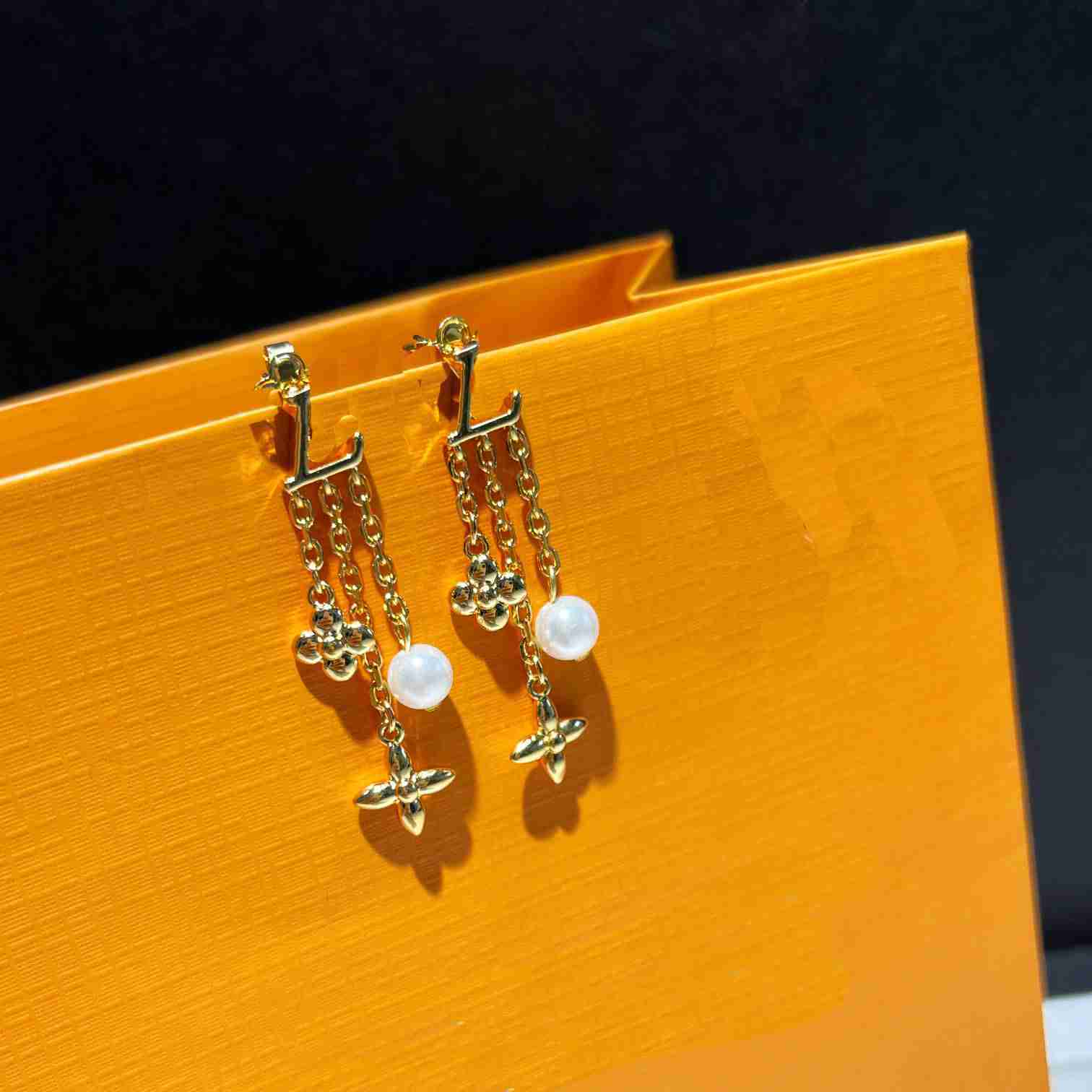 Classics Style Designer Ear Stud Earrings Pearl Brass Copper Stamp Letter Earring Fashion Womens Elegance Wedding Party Jewelry Accessories