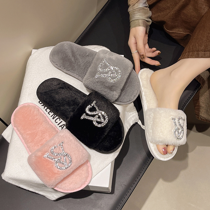 Luxury fur slippers for autumn and winter 2026 bright diamond flat bottom warm one line slippers fashionable cotton slippers plus size men's an
