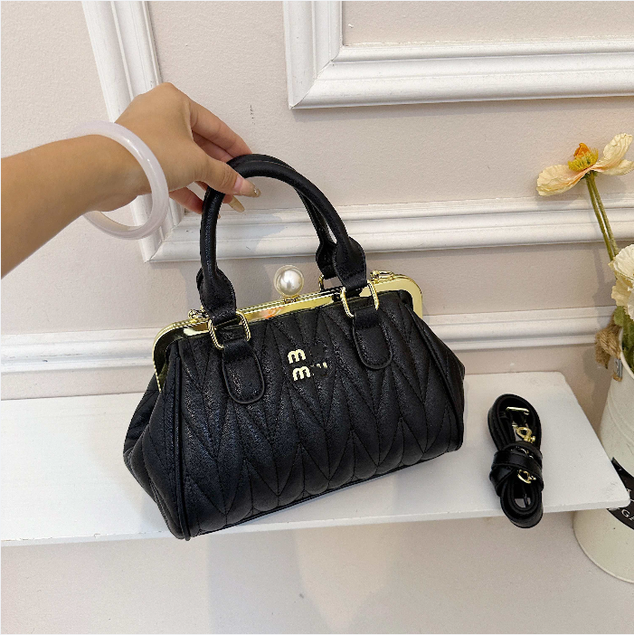 Designer bag quilted Chevron Top-Handle Frame Bag Gold Kiss-Lock Closure, Detachable Crossbody Strap, Elegant Structured Handbag