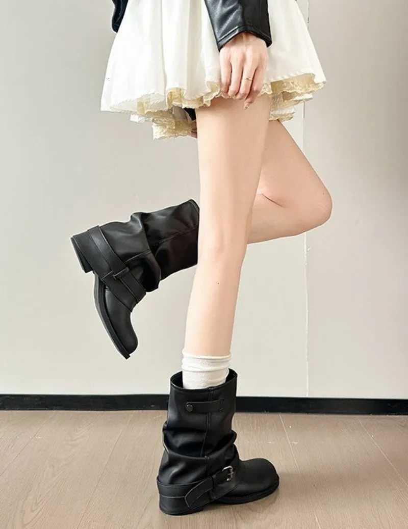Designer women's Boots New autumn Western-style denim boots - Retro metal buckle short boots - Mid-low heel soft leather motorcycle boots J2609