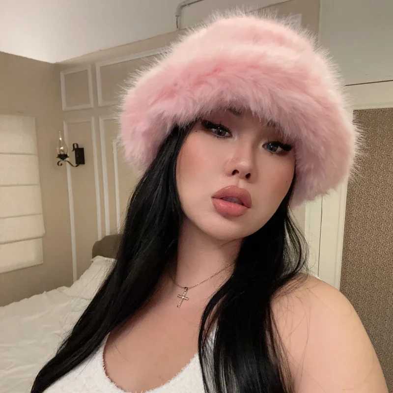 y2k Fluffy Faux Fur Bucket 2023 Hat Women Rabbit Fur Warm Thick Plush Winter Hat Lady Luxury Fashion Furry Panama Fisherman Cap M260921