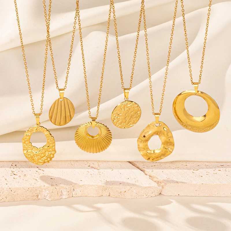 Pendant Necklaces 1pc Minimalist Stainless Steel Round Hollow Texture Pendant Necklace Real Gold Plated Folds Long Necklaces Collar Accessories X260
