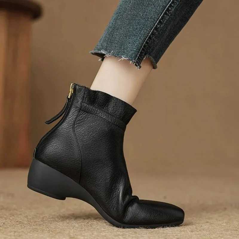 Designer Pointed-toe Boots New Women Wedge Mid-calf Boots Autumn Winter Adult Warm PU Leather Boots Lady Non-slip Snow Short Boots Casual Shoes J260