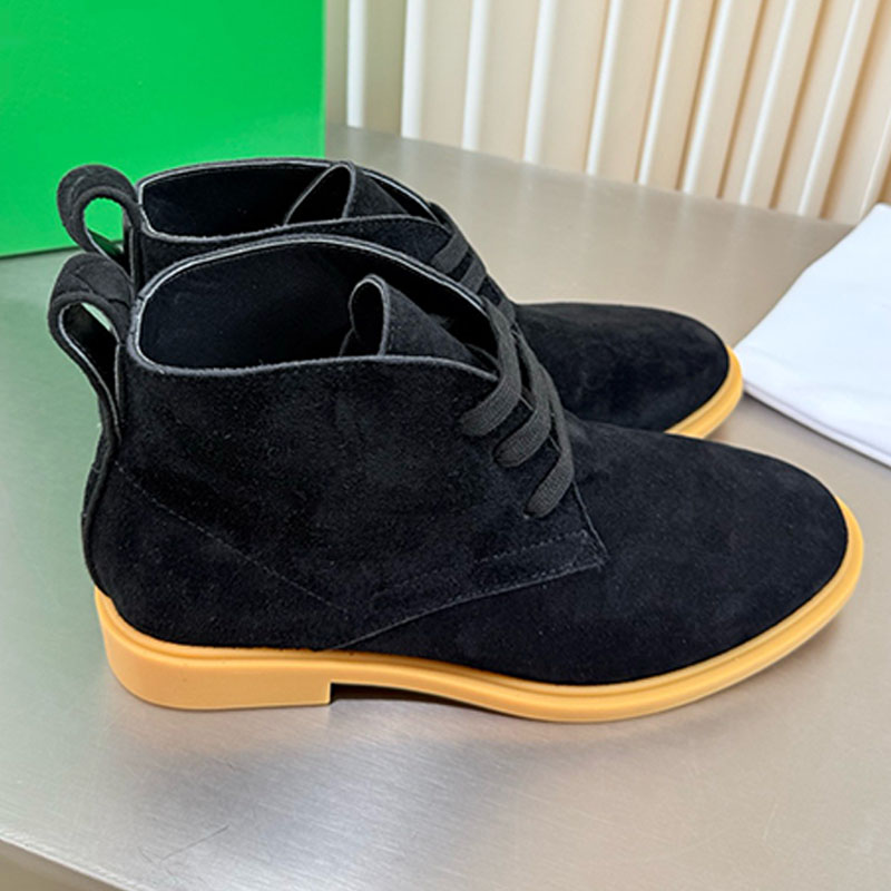 Men casual chic style black suede desert boots Contemporary character Comfortable flat Suede Chukka Boots Designer autumn winter footwear