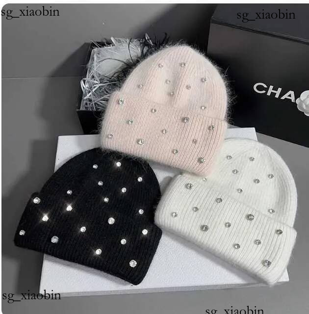 Beanie/Skull Caps Womens Fuchsia Neon Orange Rhinestone Beanie Thick Plain Sparkling Crystal Toque Warm Winter Hat with Stone J240913 Hot