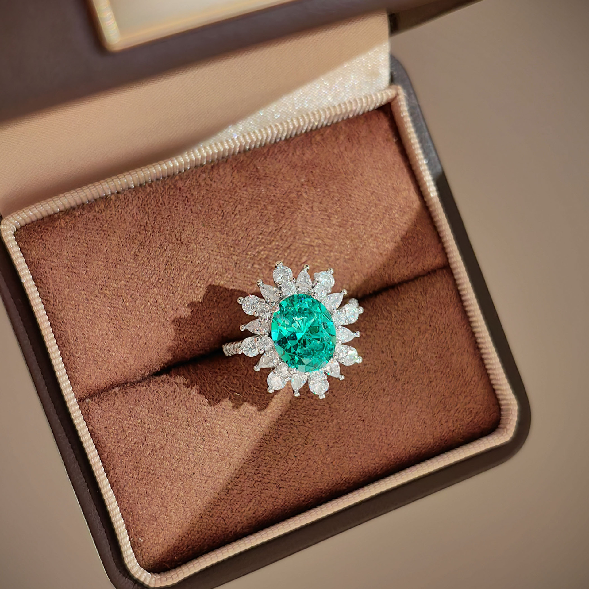 Infinity Gorgeous Sparkling Wedding Rings High Quality Luxury Jewelry 925 Silver Fill Oval Cut 2CT Paraiba Halo 5A Cubic Zirconia Eternity Women Bri