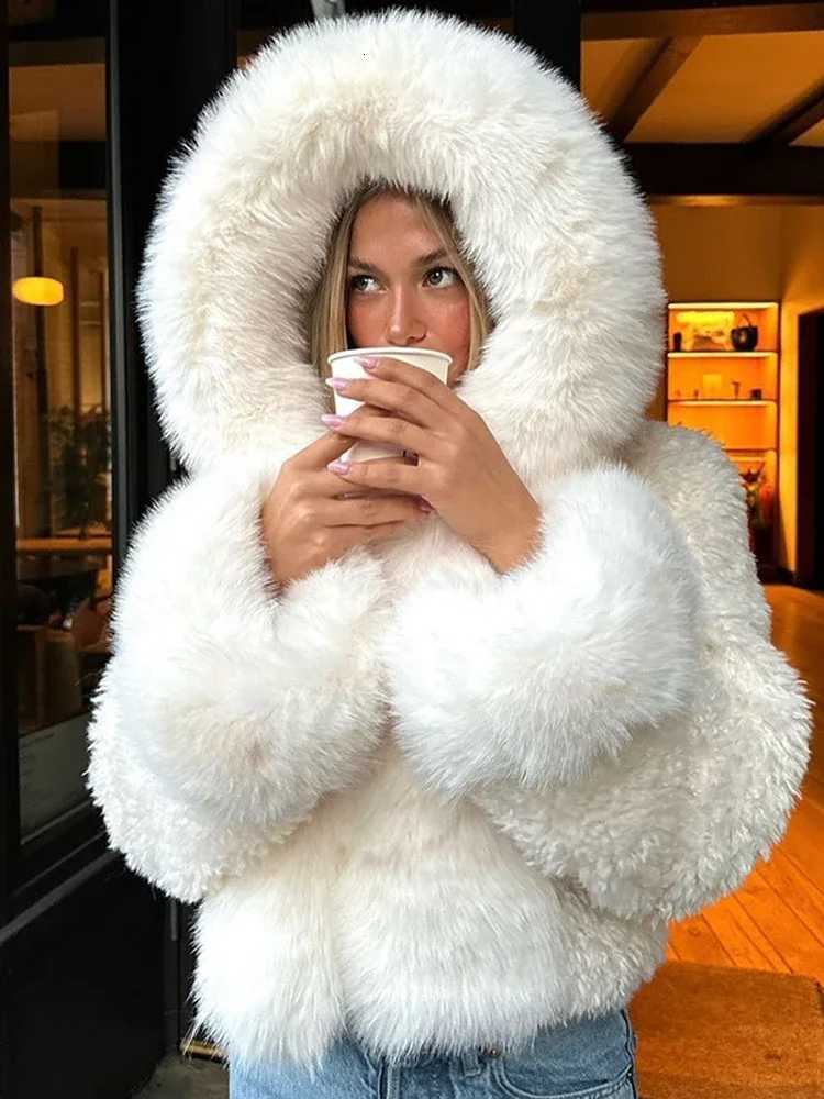 Faux Pure White Fur Short Jacket Casual Lapel Full Sleeve Loose Thickened Hooded Jacket 2025 Women's Winter Streetwear New Style C260921
