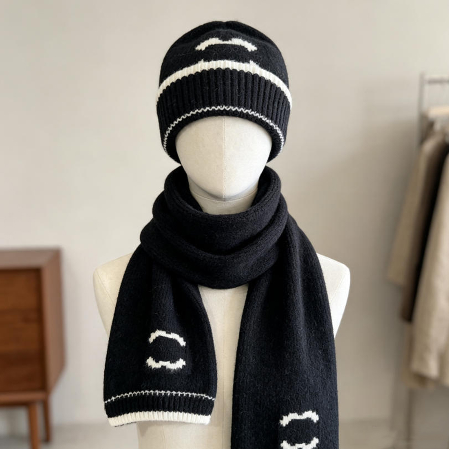 Hot Sale Designer Scarf Beanie Autumn Winter Knit Set Thick Soft Jacquard Knitted 2Pcs Unisex Windproof Warm Accessories