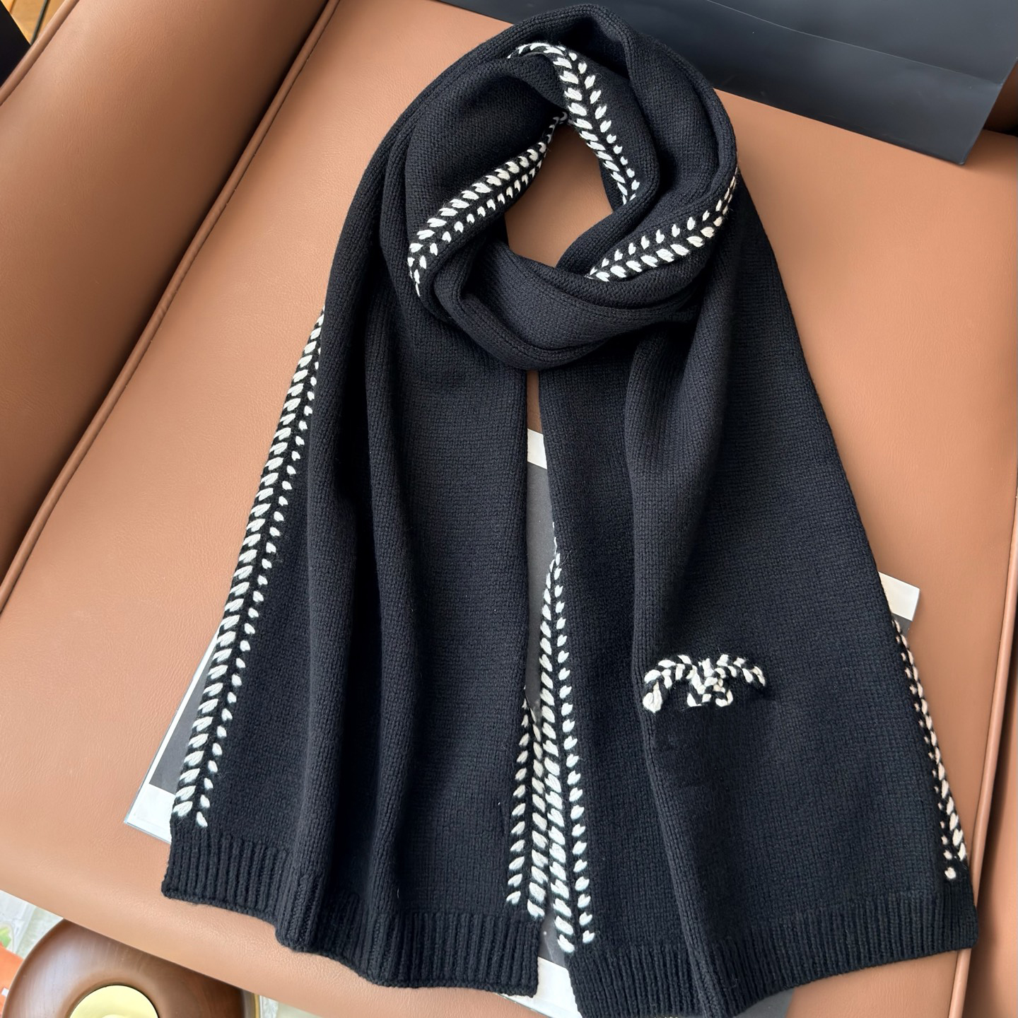 Designer 100% Cashmere New Women's Men Long Soft and Comfortable Luxury Double Sided Tassel Letter Shawl Unisex Scarf with box