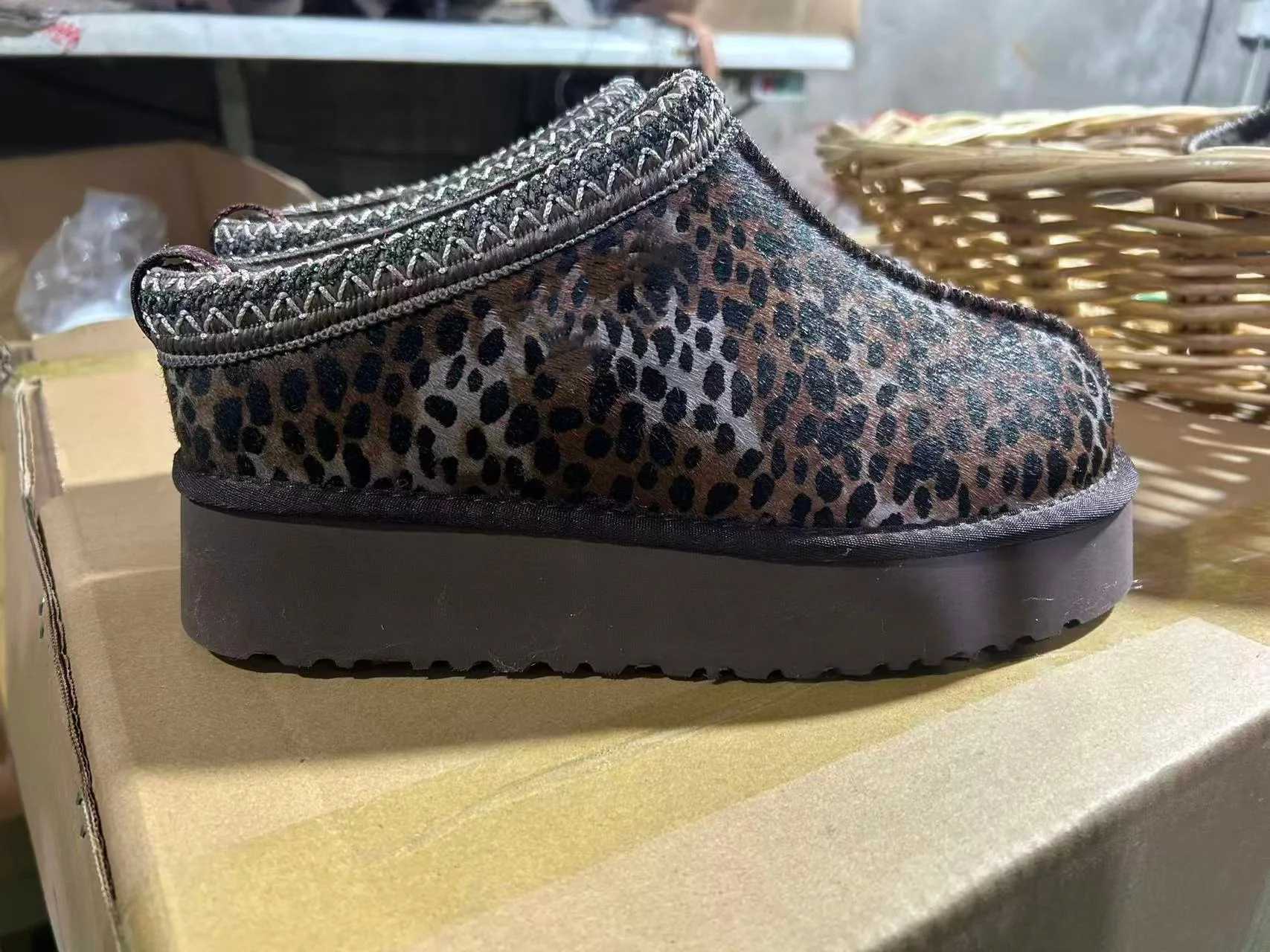 2027 New Women Platform Snow Boots Classic Winter Men Genuine Leather Ultra Mini Boot Slippers Outdoor Comfort Warm Cotton Shoes T260922