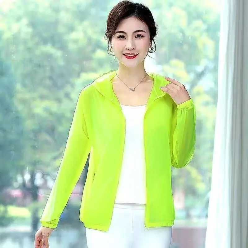 Women's Jackets 2025Summer New Short Sun Protection Clothing Coat Women Hooded Middle-Aged Mother Thin Sunscreen Jacket Female Outcoat Top Lady