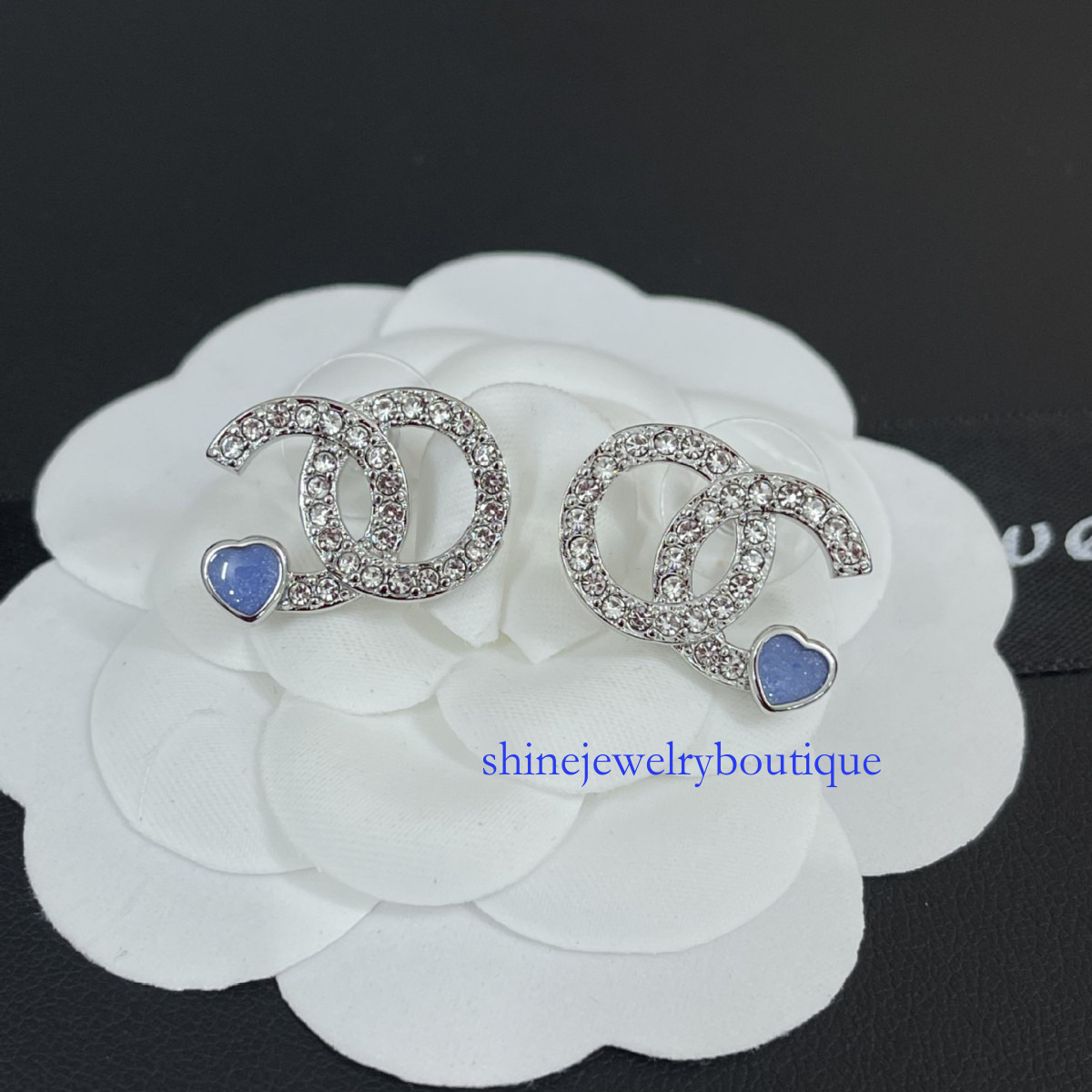Designer Jewelry ccs earrings Classic Heart Shaped Bow Earrings Minimalist Design in Light Style