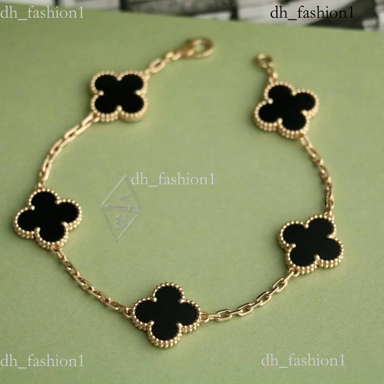 Four leaf clover Bracelet bangle lucky jewelry designer women fashion Vanlies Cleef charm bracelets classic unisex party wedding mother of pearl flo