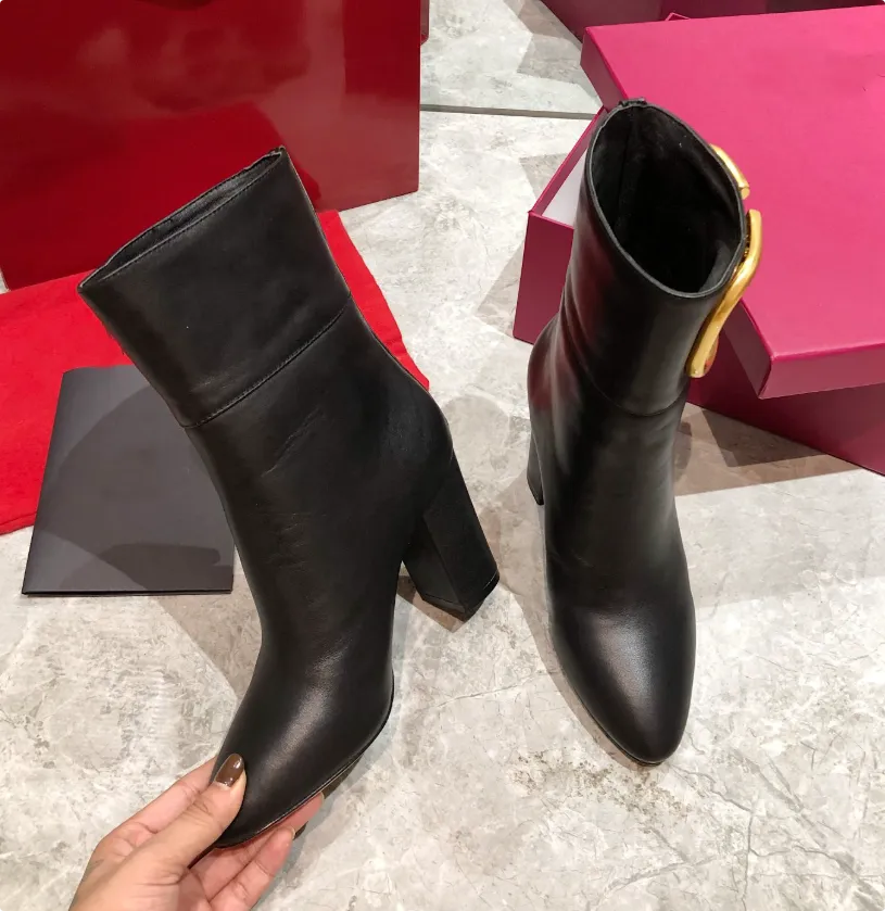 NEW Winter Designer Heels Lady Ankle Boot Luxury Designer New Women Short Boots brand Boot Big Buckle Black Calfskin Leather High Heeled Pump Woman