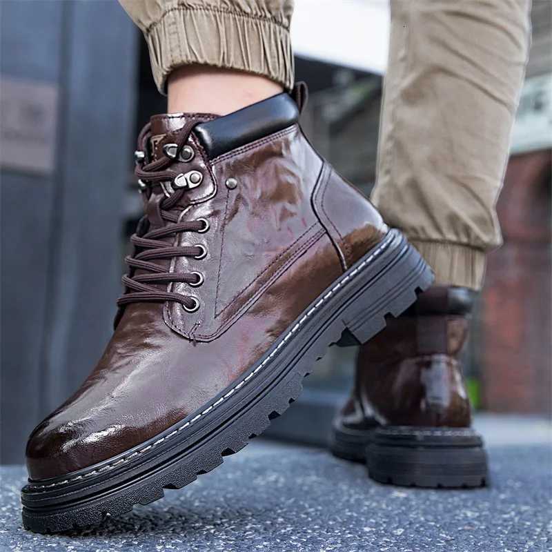 Designer Mens Boots Leather LaceUp Ankle Boots NonSlip Thick Sole Motorcycle Boots Men HandStitching High Top Shoes Leisure Walk Male Botas J260922