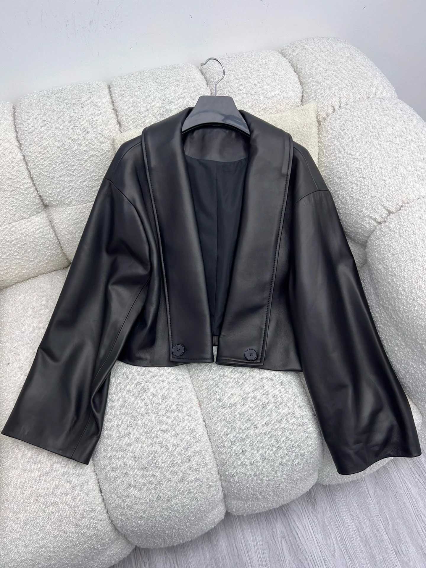 Women's Short 2026 Leather Jacket Large Collar Leather Top Made of 100% Sheepskin Material High Quality Elegant Simple C260921
