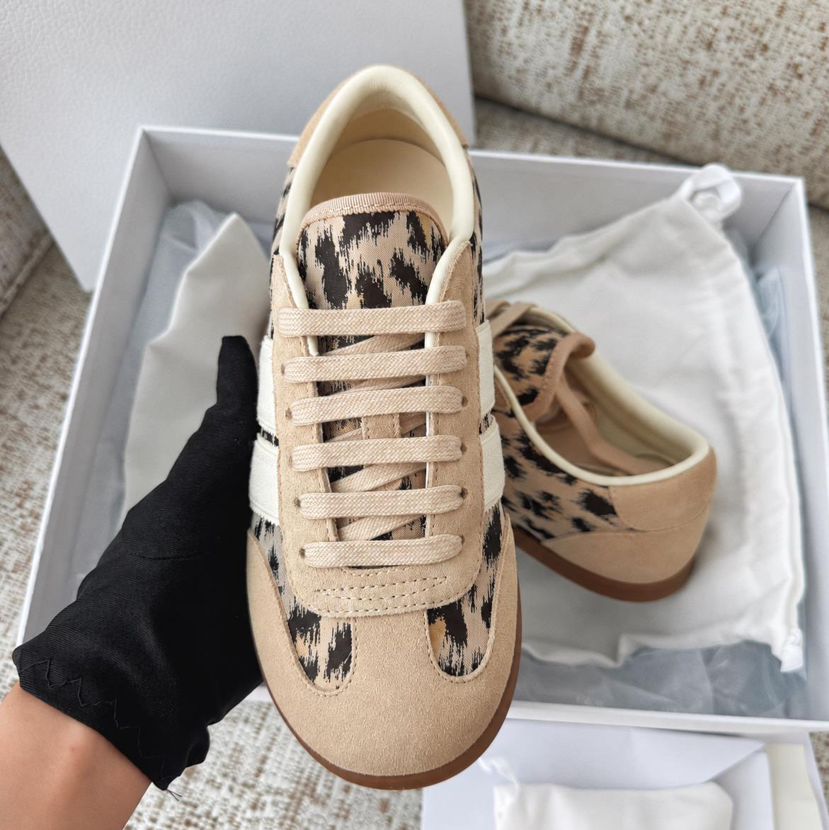 Women Walking Shoes Sneakers Luxury Designer Suede Lace Up Low Top Leather Casual Fashion Outdoor Round Toe Beige Blue Flat Classic Soft Tennis