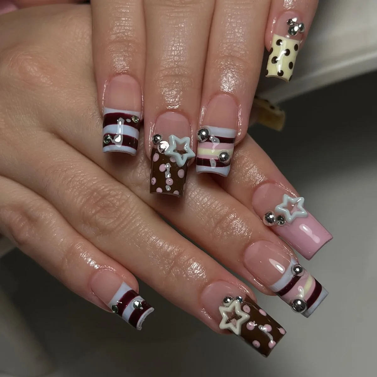 24pcs Y2K Sweet Stars Press On Nails Blue Brown Stripes French Style False Nails Wave Point s Autumn Vintage Fake Nail 260922