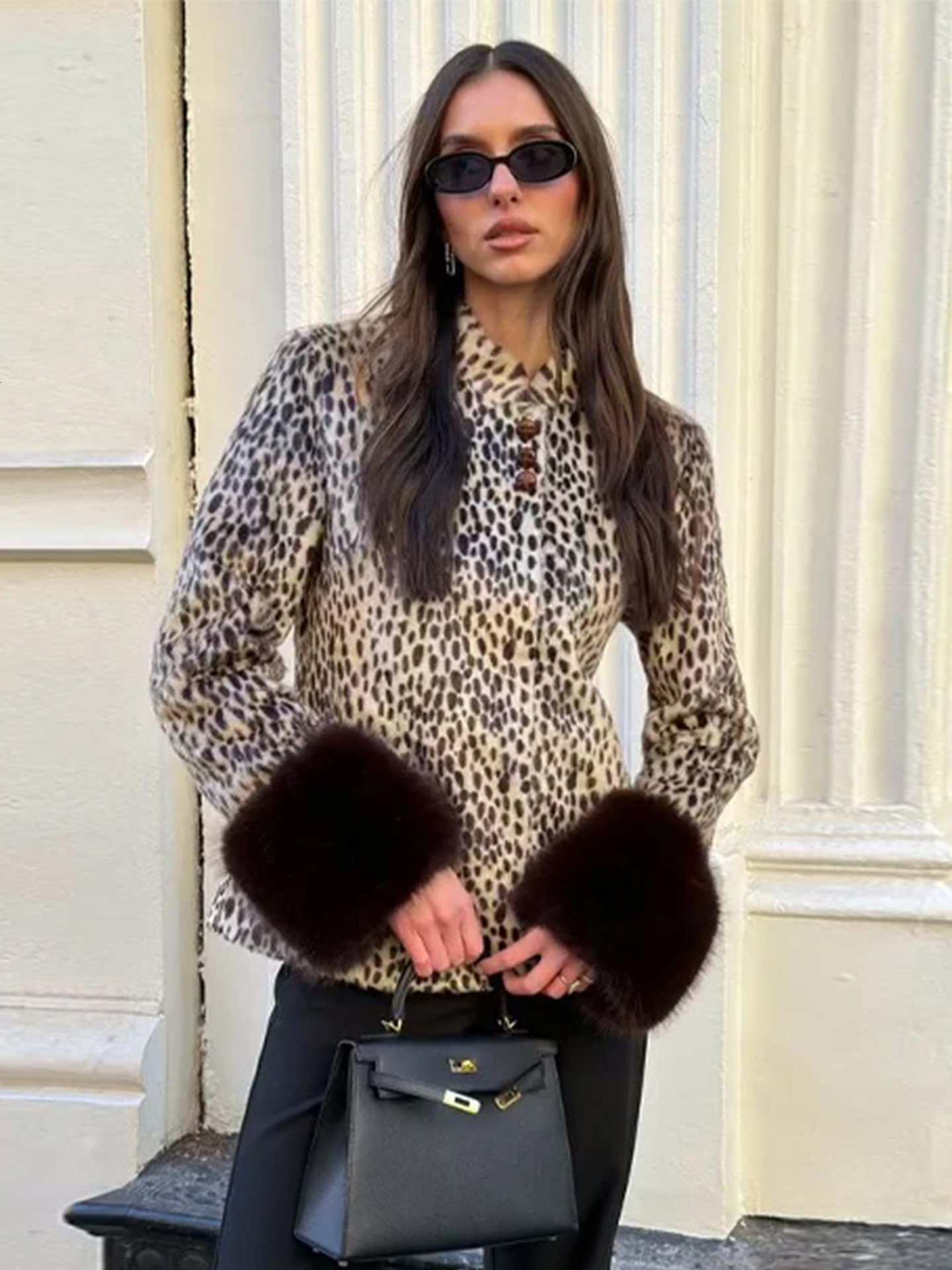 Women Short Plush Top Stand Collar Waist Cinching Jacket With Contrast Color Cuffs 2026 New Fashion Outerwear For Ladies Daily Street Shopping Datin