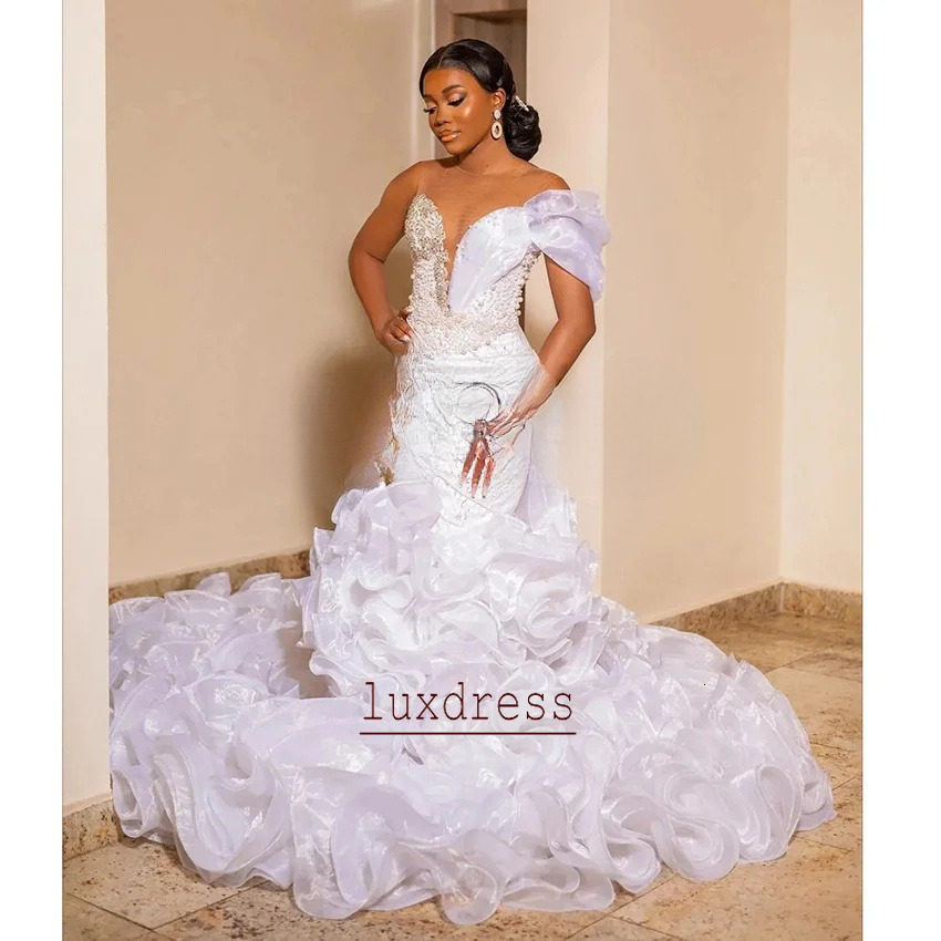 Ruched Ruffle Train Mermaid Wedding Dress 2026 New Sexy V Neck One Shoulder Beads Appliques African Women Plus Size Bridal Gowns