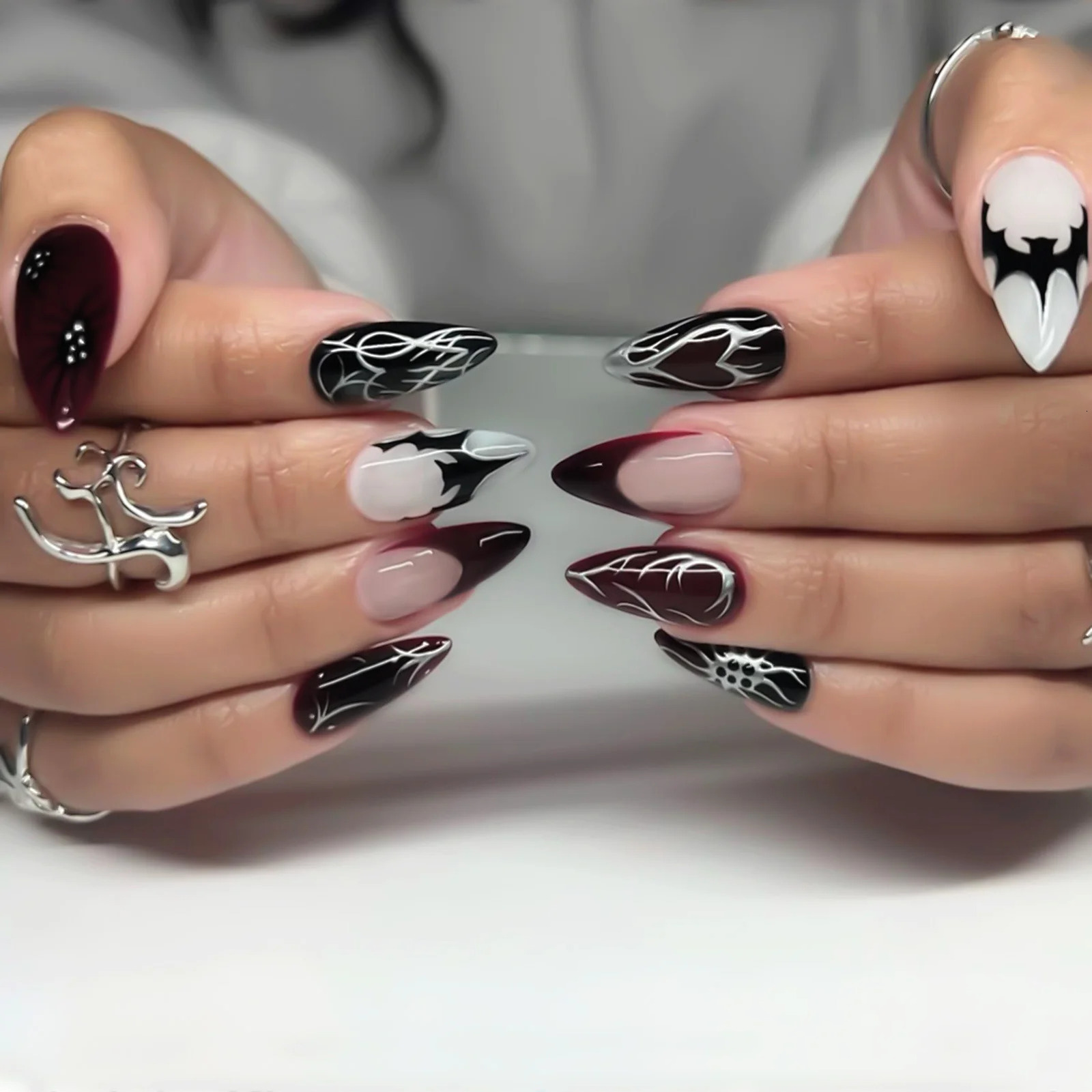 24pcs Y2k Punk Style False Nail Gradient Black Red Frech Halloween Press On Nails Bat Spider Pattern Printed Fake Nail Patches 260922